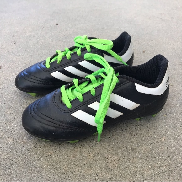 boys size 12 soccer cleats